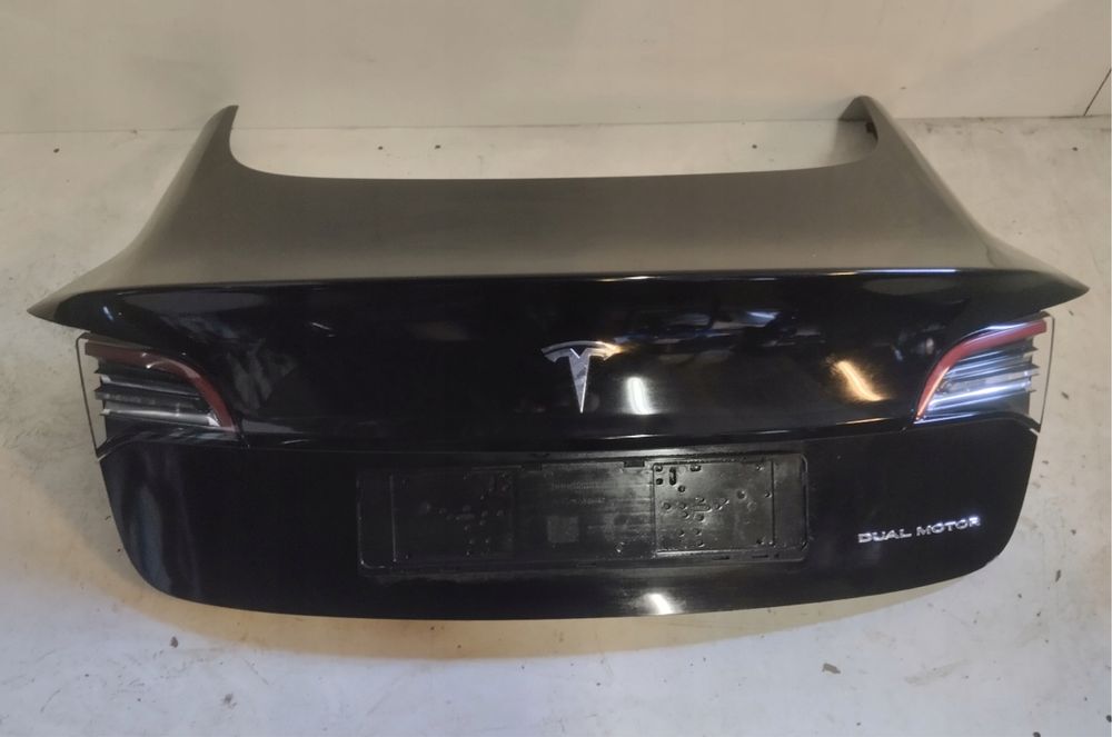Tesla Model 3 кришка багажника ляда рест дорест
