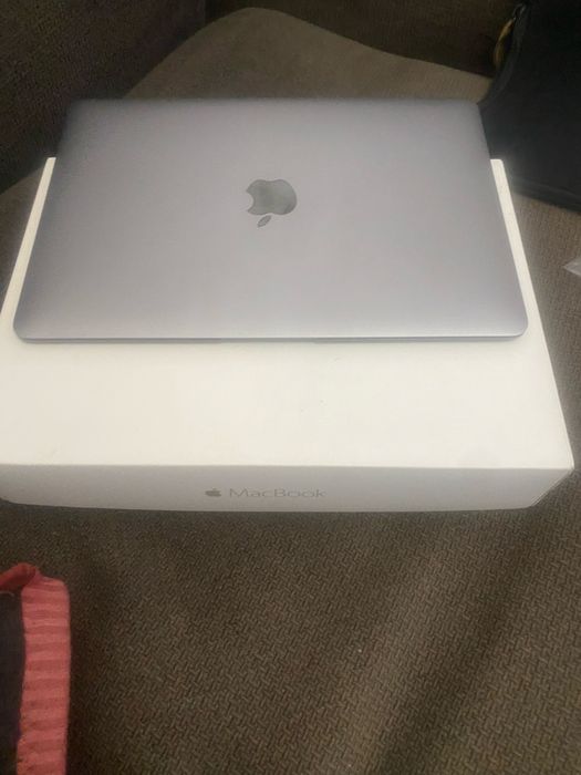 Macbook 12 so liga  a monitor externo  2017