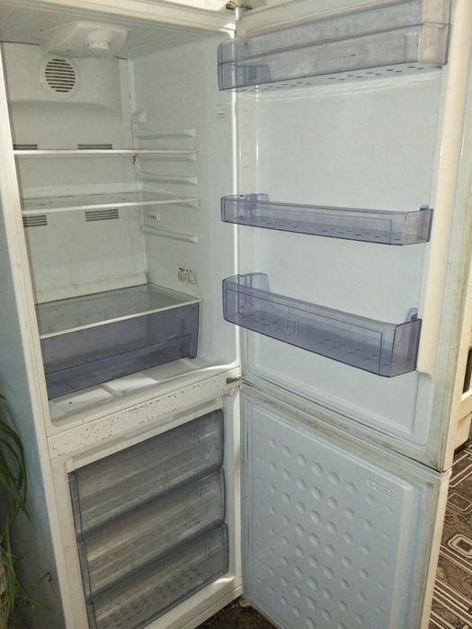 Холодильник в робочому стані  BEKO