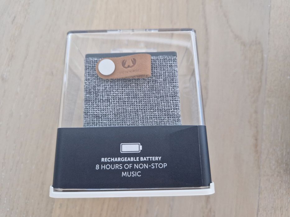 Colunas de som. A estrear.