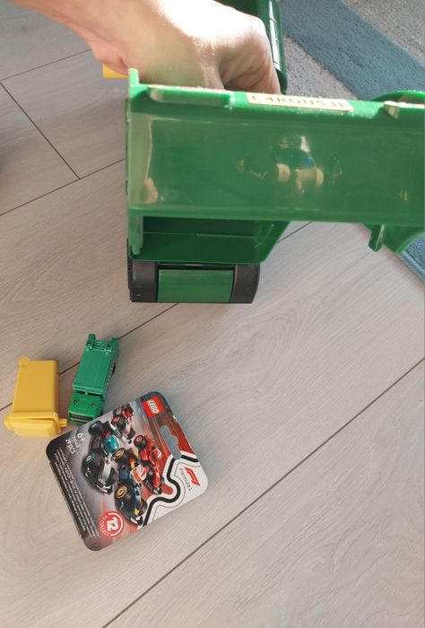 Duże auta smieciarka