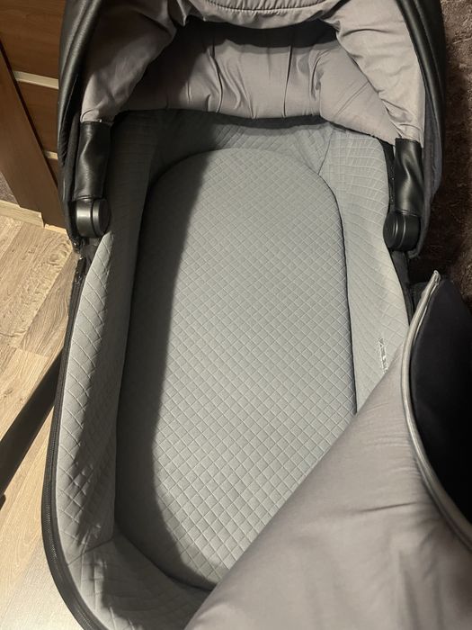 Продам коляску anex e/type