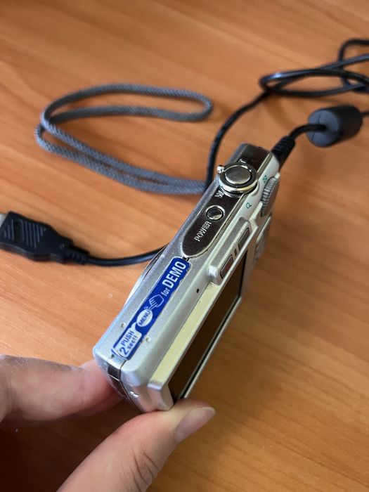 Фотоапарат Olympus FE-240 Silver (на запчастини або під ремонт)