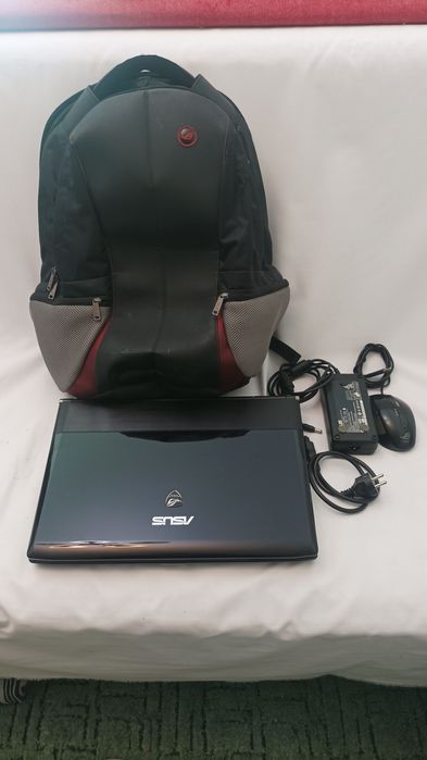 Asus g72gx на запчастини  з блок живлення та рюкзак