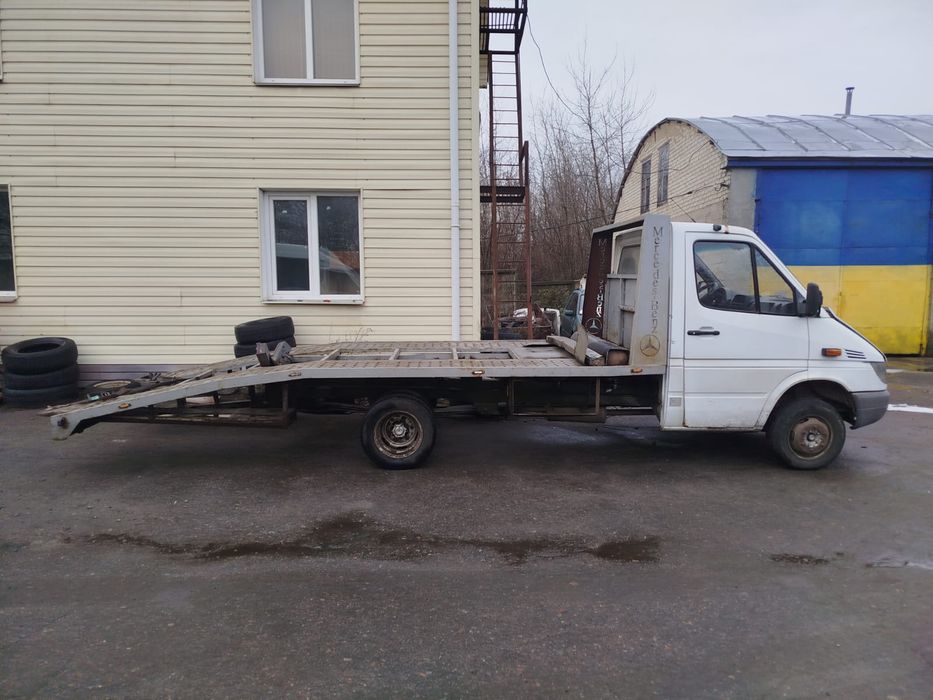 Продам евакуатор спрінтер спарка