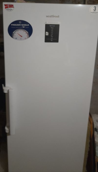 Морозильная Камера VestFrost Fn371E W 280л