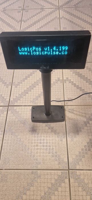 Visor de Cliente  Marca Birch com pé alto ligação USB