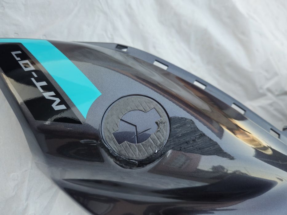 Tampa lateral direita MT-07 2024