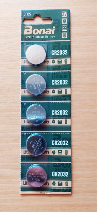 Pilhas tipo botão (CR2032)