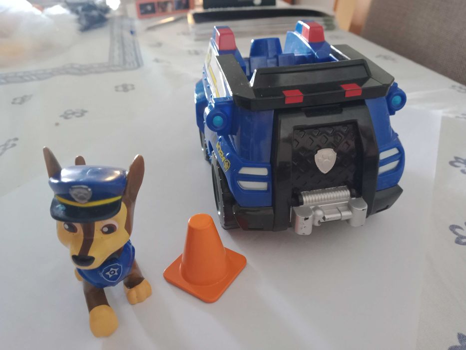 Paw Patrol - Chase + Chase's Vehicle + Badge Pin - KIT64750808449923121