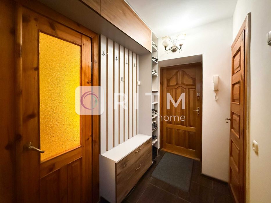 Продається 1-кімнатна квартира на вул. Карпенка-Карого, 9