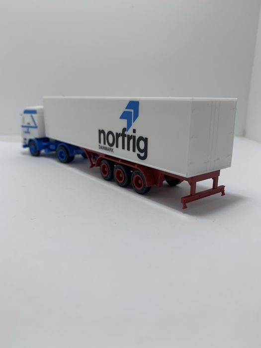 Volvo da Herpa escala 1/87