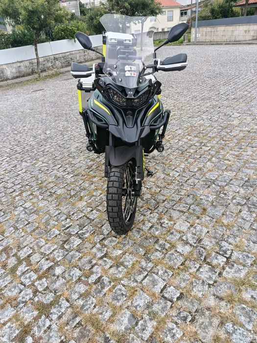 Mota Benelli TRX 702K