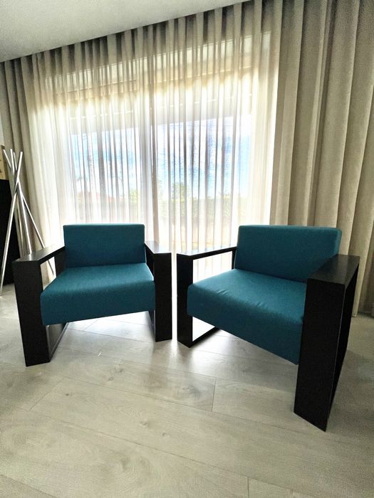 Dois Cadeiroes azul petroleo