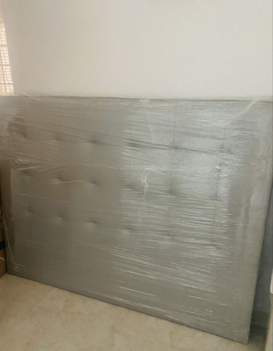 Cabeceira de cama como nova