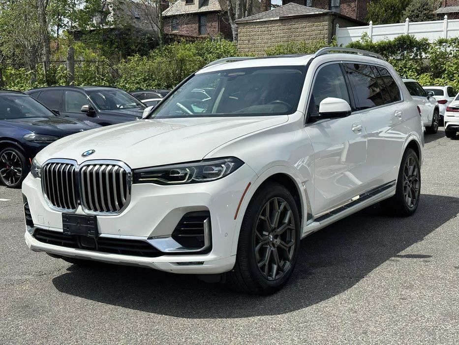 BMW X7      2020