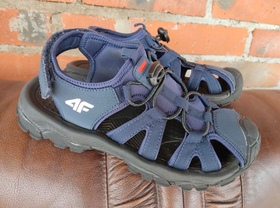 Sandały chłopięce r 35 4f