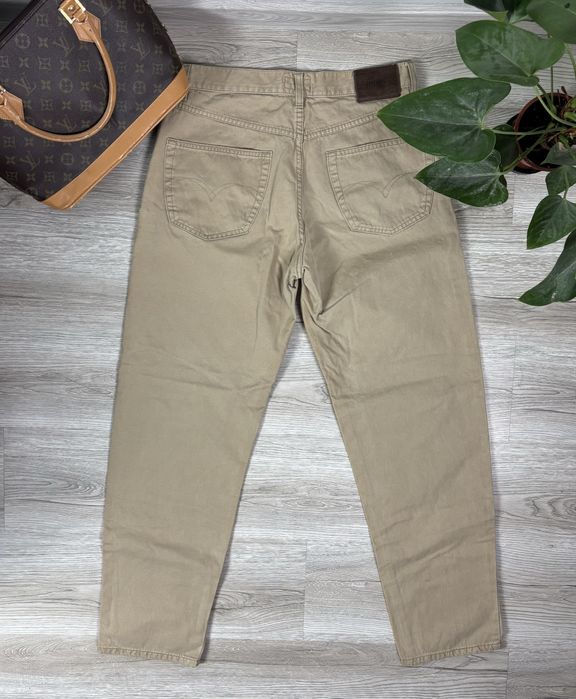 Beżowe spodnie Hugo Boss eleganckie rozmiar M stan bardzo dobry