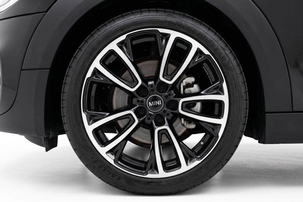 Mini Clubman Cooper D 150 cv Automatico com kit John Cooper Works