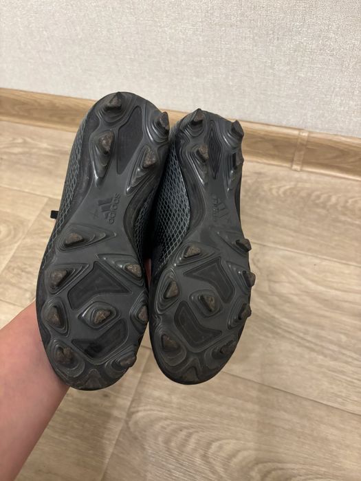 Бутсы футбольные кроссовки Adidas в идеале 30размер