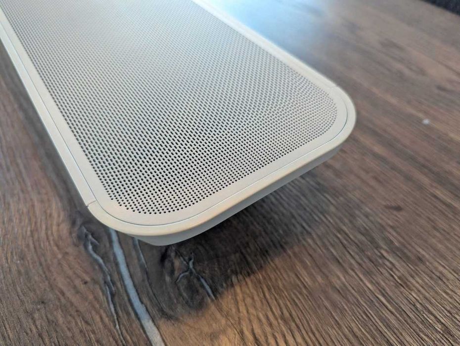 Bluesound Pulse Soundbar 2i biały z uchwytem ściennym