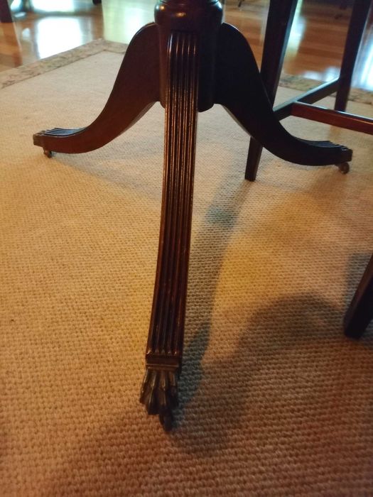 Mesa de jantar, estilo Inglês