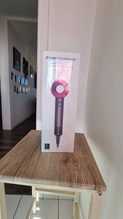 Świetna suszarka do włosów.