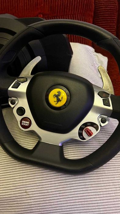 Volante Thrustmaster TX Racing Wheel + Pedais + Ferrari F1 Wheel