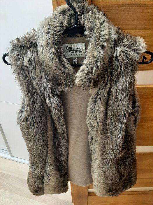 Bezrekawnik futerko Bershka XS