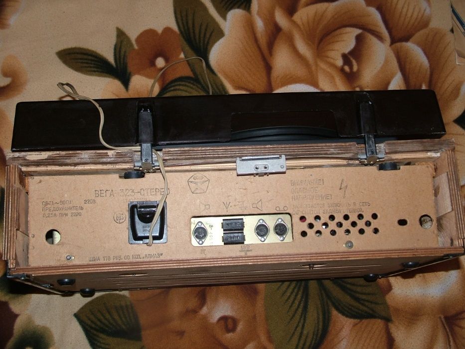 Радиола "Вега-323-стерео"