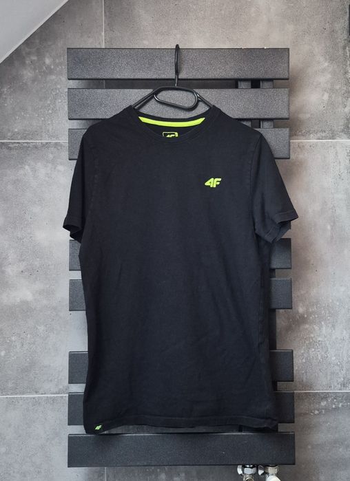 Czarna t-shirt bluzka na krótki rękaw 4F r M