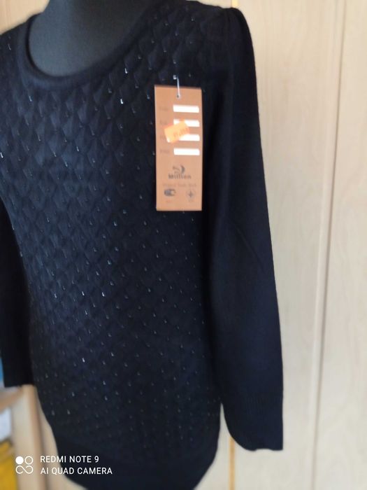 Śliczny sweterek tunika z długim rękawem i kryształkami Swarowskiego