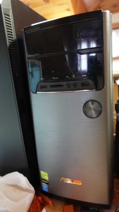 Computador desktop ASUS i7