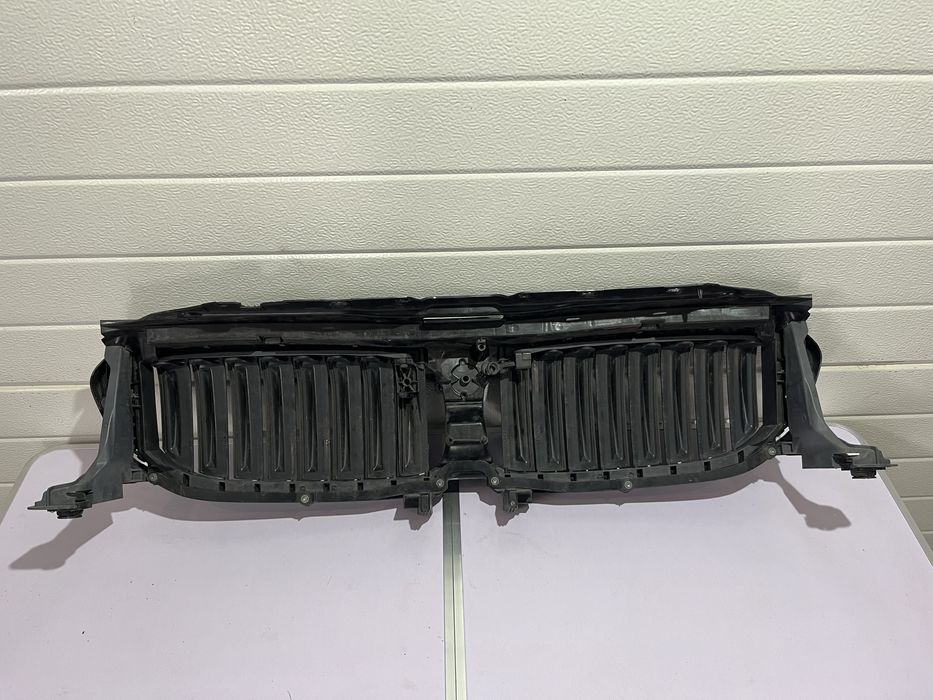 Решітка жалюзі ролета BMW 5 G30 G31 ( 2017 - 2020 г. ) 7497279-02
