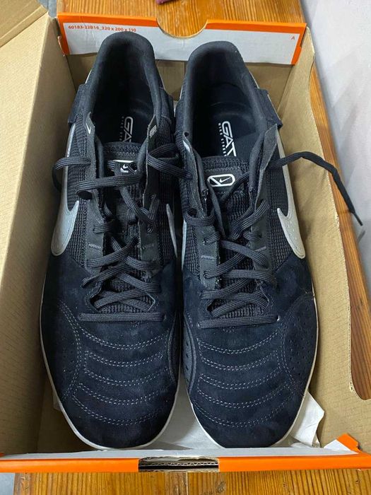 НОВІ Футзалки Nike Streetgato взуття для футболу розмір 44