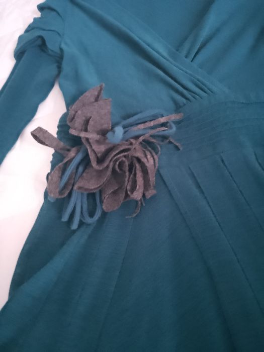 Sukienka vintage retro z wełna na długi rękaw