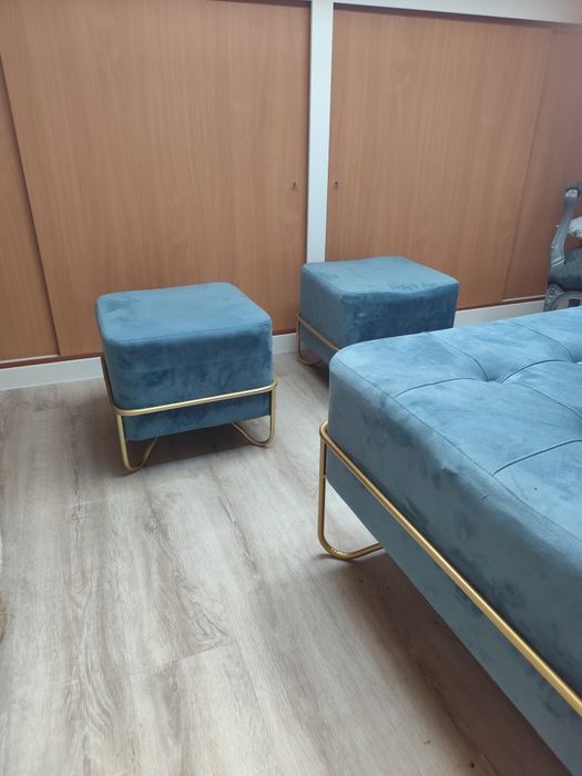 Mesa centro e bancos