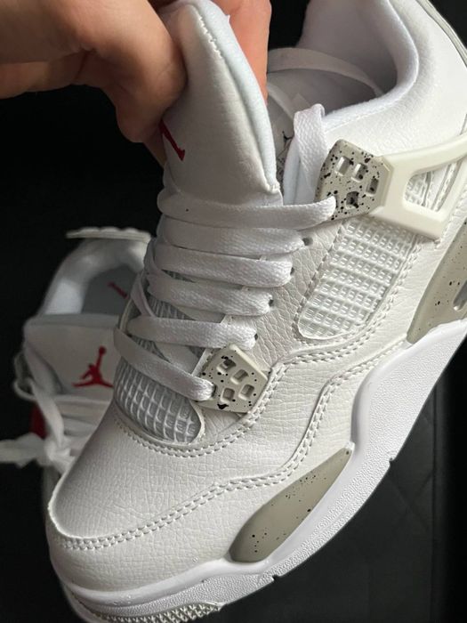 Air Jordan 4 Retro