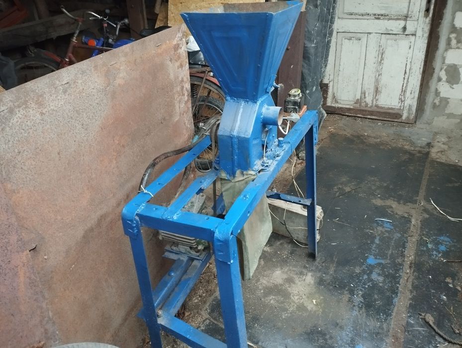 Зернодробилка 1.5киловатт, 380вольт, 4100об/мин