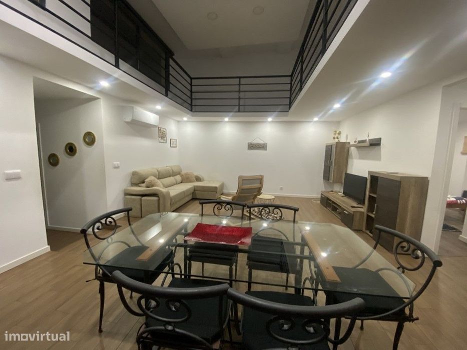 Moradia em Banda com 2 Suites e 1 quarto, com Logradouro