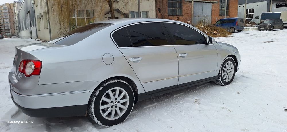 Фольксваген Пасат  В6