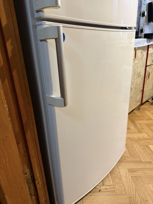 Холодильник Whirlpool