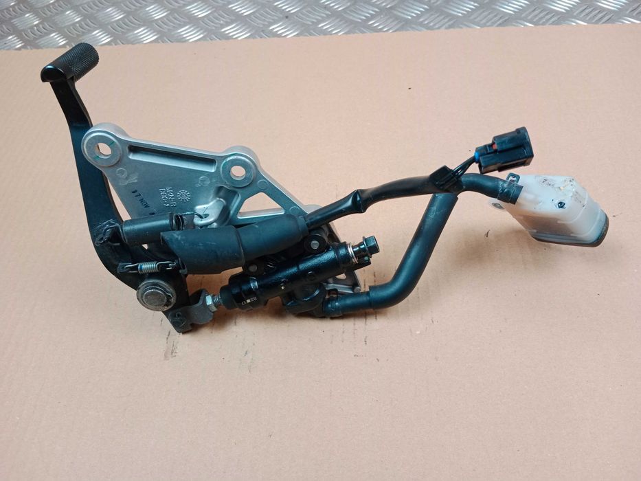 Honda CBR 650 R Set Prawy Kierowcy Pompa Dźwignia Hamulca Podnóżek
