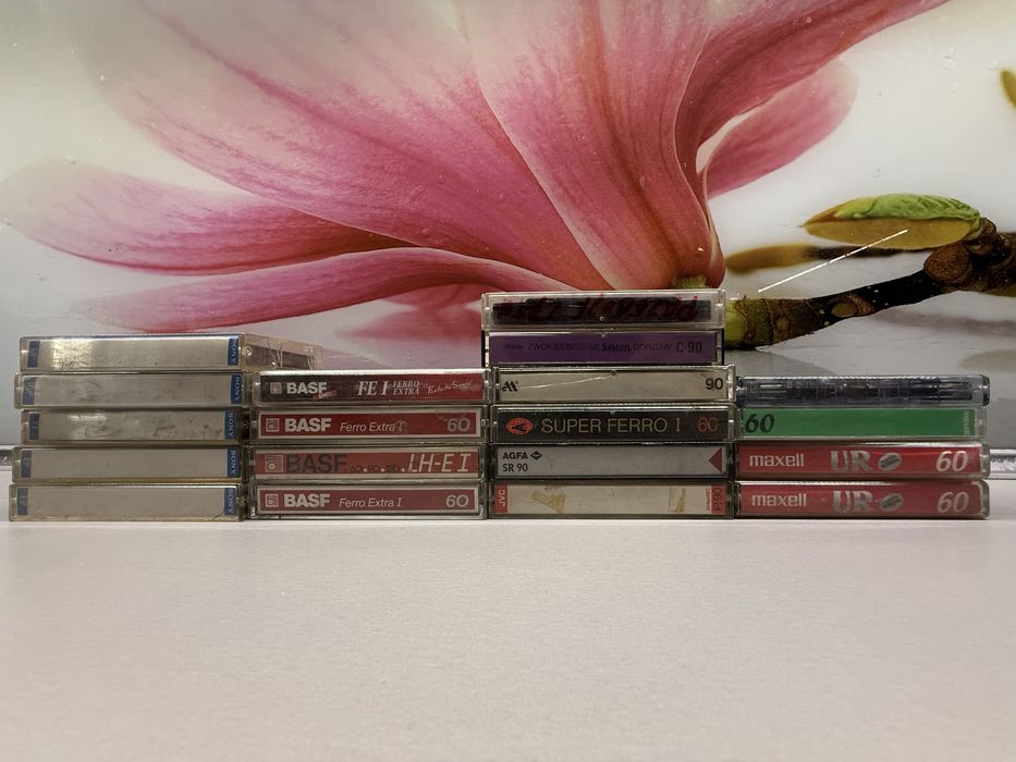 Zestaw 19 kaset magnetofonowych do nagrywania