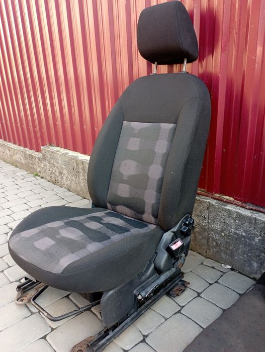 Комплект автомобільних сидінь