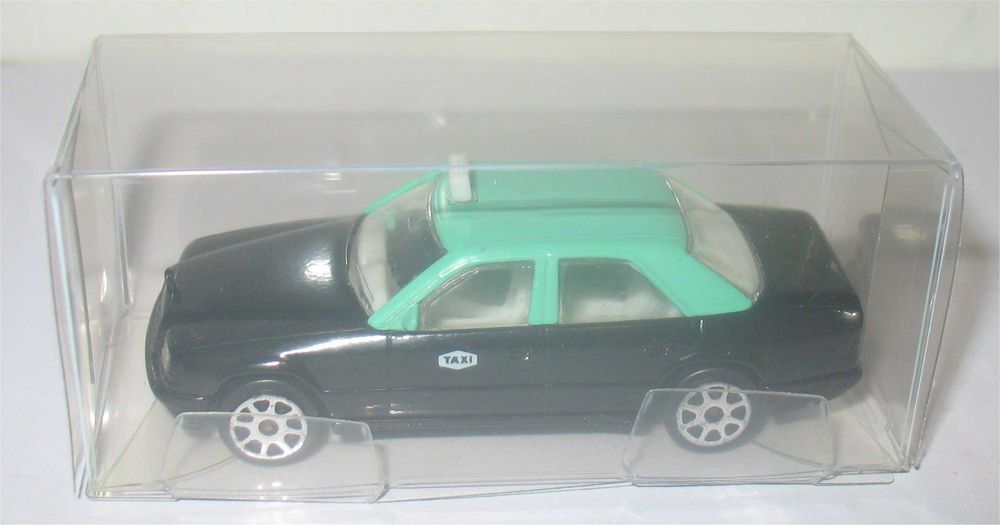 Poliguri - Mercedes 200 (W124) - Taxi de Portugal