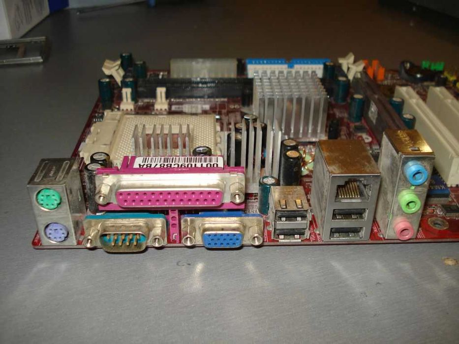 Материнська плата