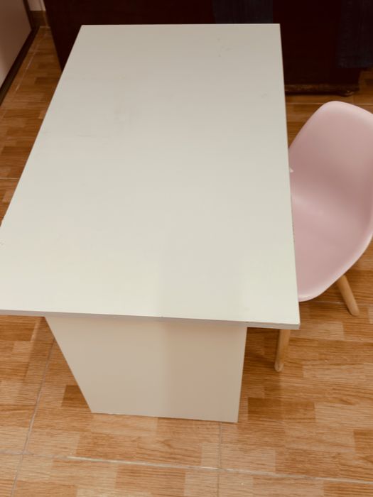 Conjunto de Secretaria Branca com Cadeira Infantil Rosa