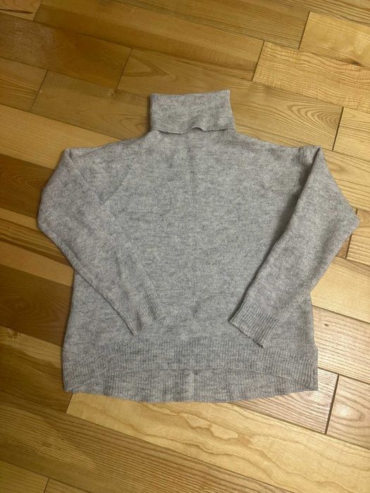 Шерстяной свитер H&M