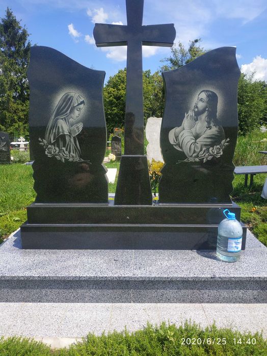 Вироби з граніту стели на пам'ятники